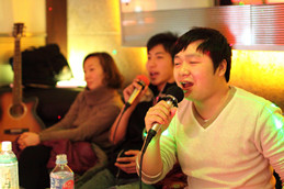 潤滿弱電工程公司舉辦K歌大賽