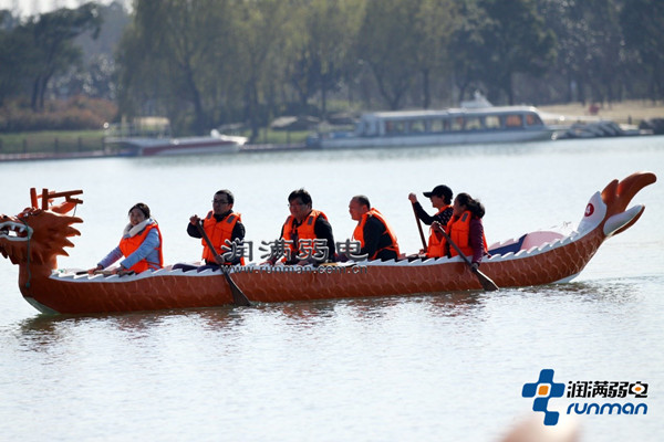 上海潤滿弱電工程賽龍舟合影