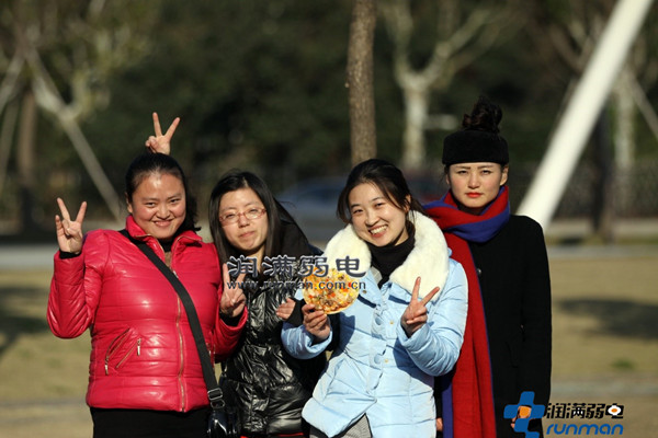 潤滿弱電工程燒烤合影