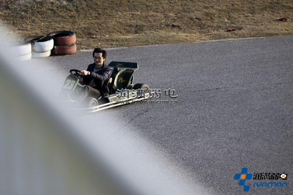 潤滿弱電卡丁車留念